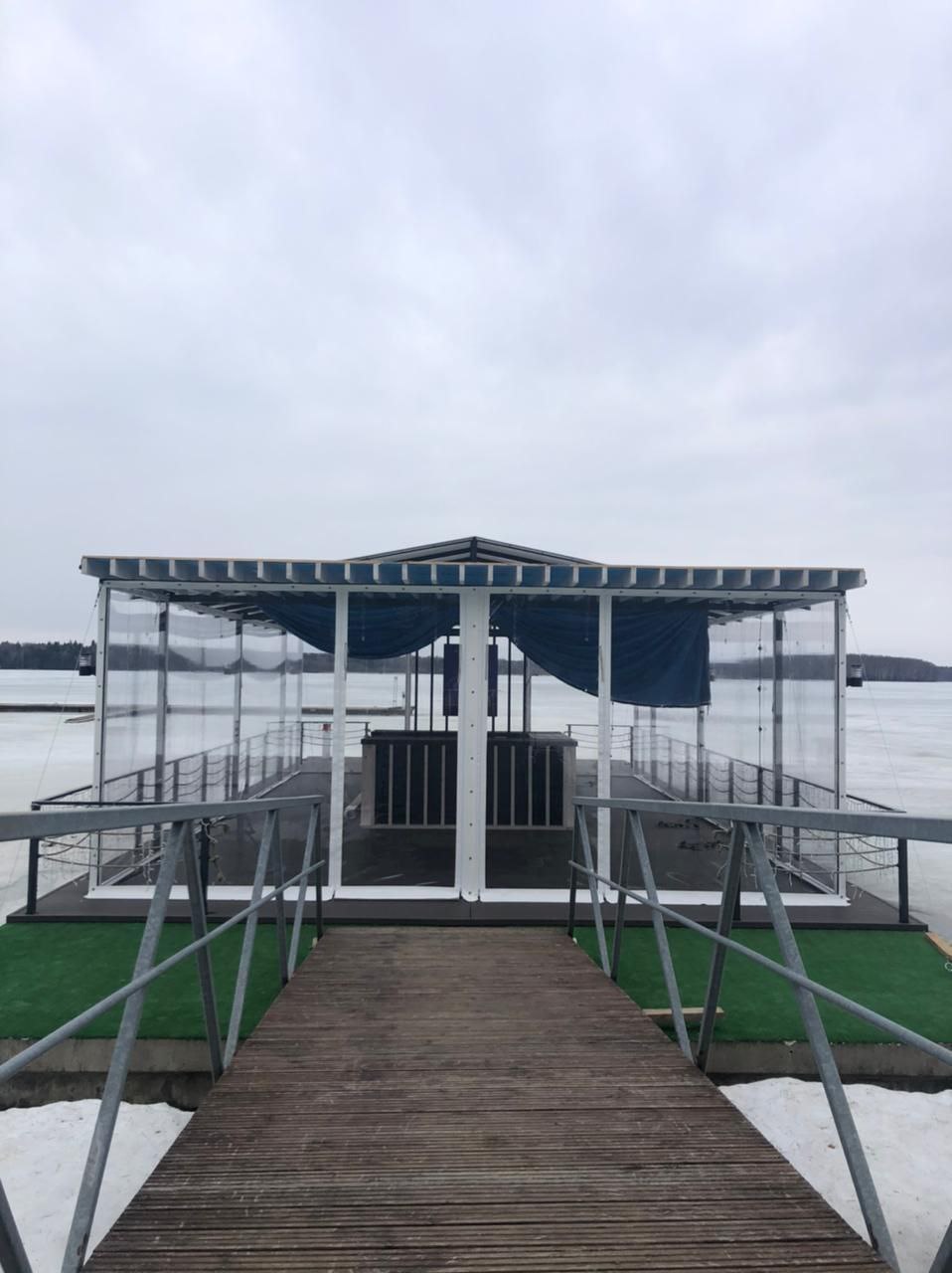 Мягкие окна ПВХ для павильона на пирсе в Радужном